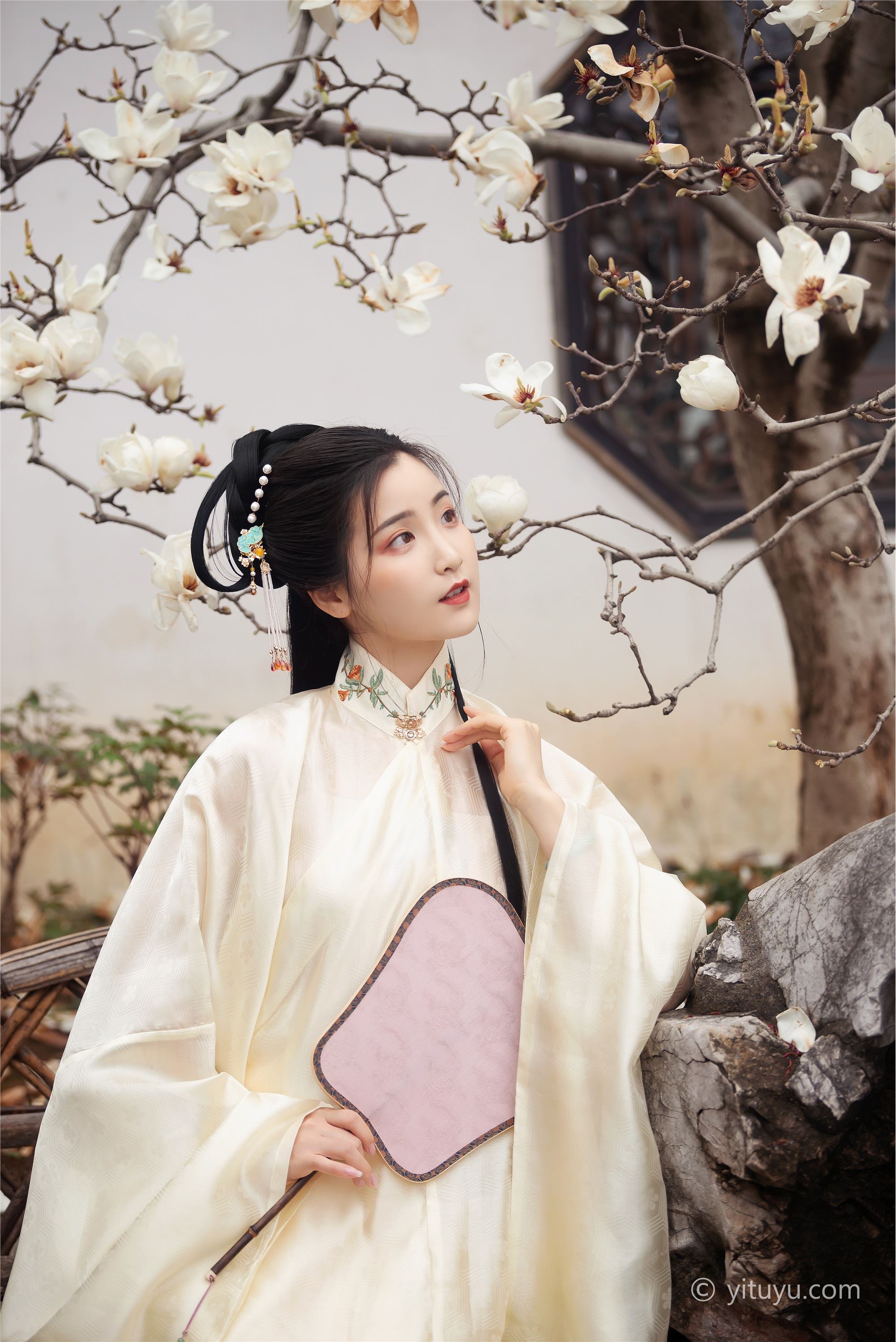 YITUYU艺图语  2021.05.10 玉兰 金儿